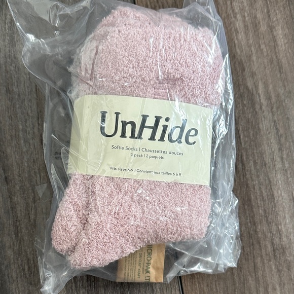 2 Pairs Unhide Cozy Pink and Gray Fuzzy Socks - Picture 4 of 6